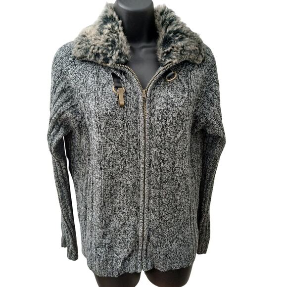 The Sweater Project Sweaters - Vintage the Sweater Project Blk/Wht Cardigan Faux Fur Collar Zip Front sz JR. XL